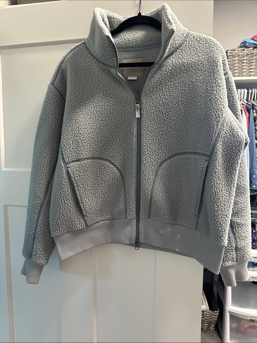 Everlane Women’s Light Gray Sherpa Zip-Up Jacket